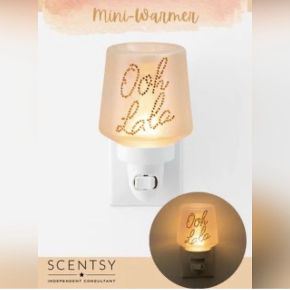 Scentsy “Ooh La La” Glass Wall Warmer NIB - Rhinestone Lettering